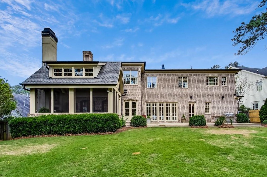 992 Wadsworth Dr, Atlanta GA  30318-1654 exterior