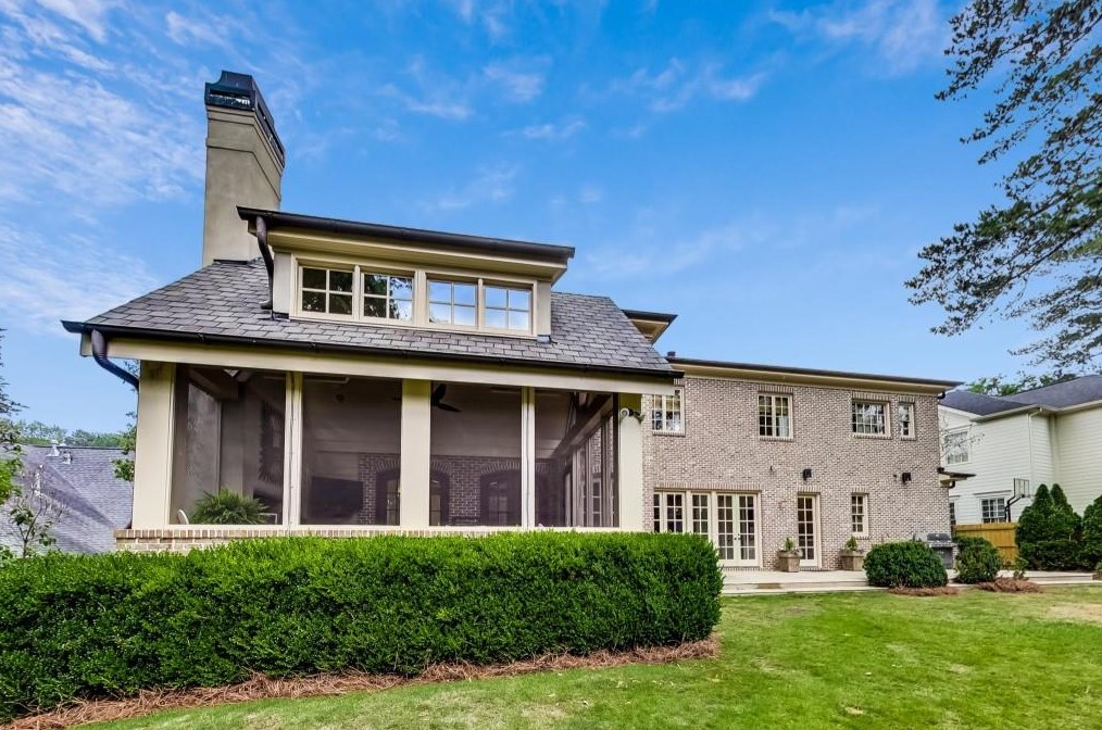 992 Wadsworth Dr, Atlanta GA  30318-1654 exterior