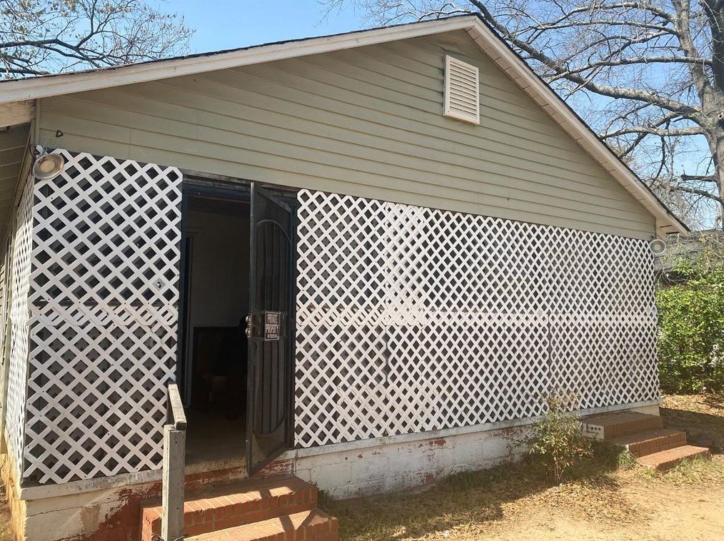 588 Hatcher Pl, Macon GA  31206-2106 exterior