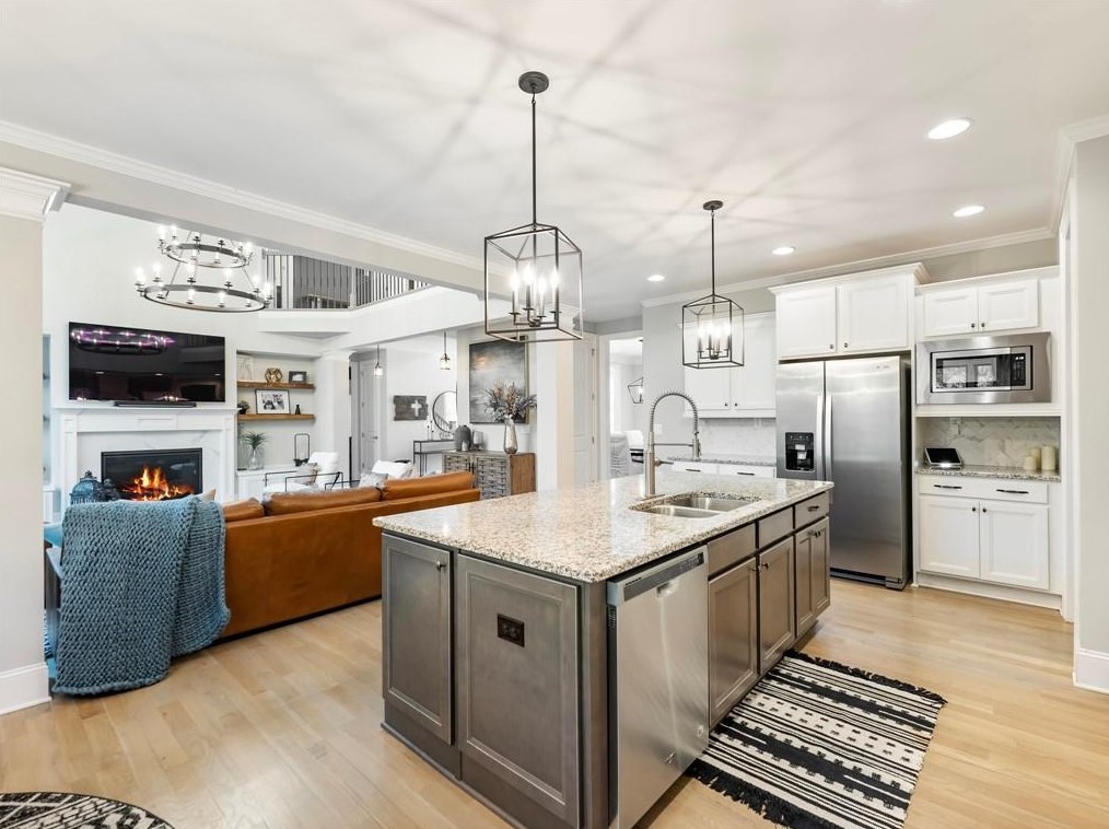 6859 Lake Sterling Blvd, Flowery Branch GA  30542 exterior