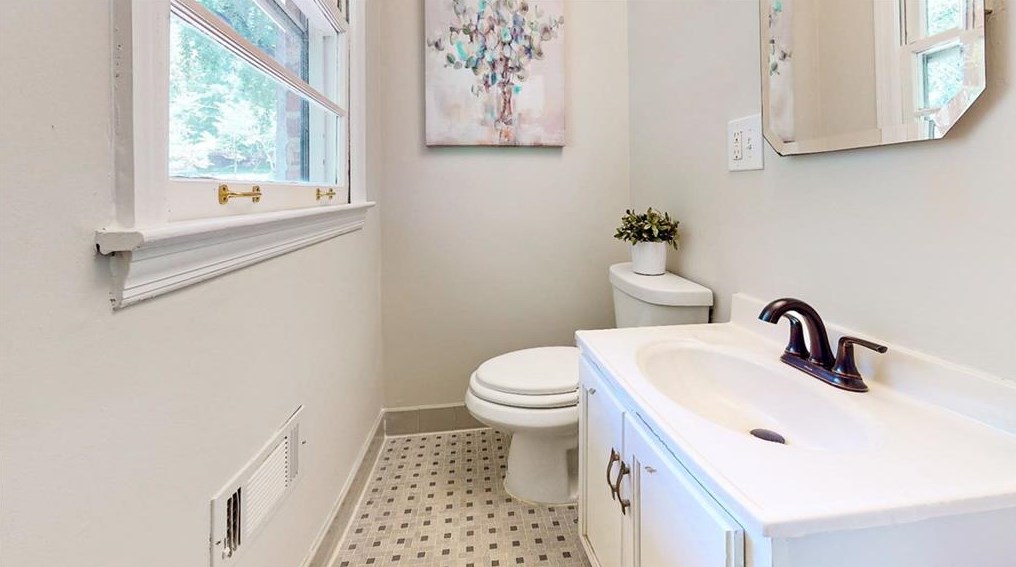 905 Homewood Ct, Decatur GA  30033-4202 exterior