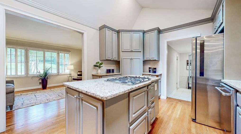 905 Homewood Ct, Decatur GA  30033-4202 exterior