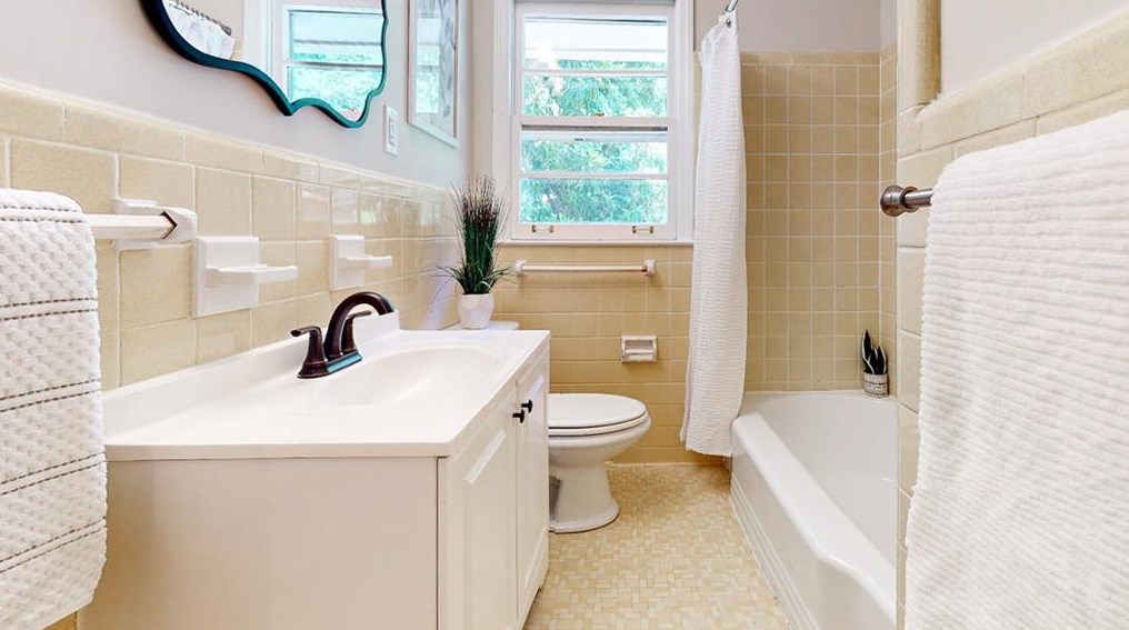 905 Homewood Ct, Decatur GA  30033-4202 exterior