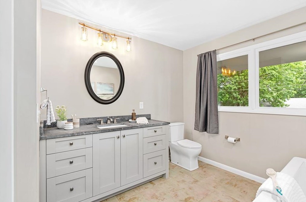 2743 Shetland Dr, Decatur GA  30033-2922 exterior