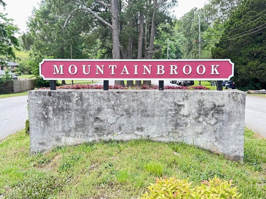 1589 Austin Dr, Decatur GA  30032-3837 exterior