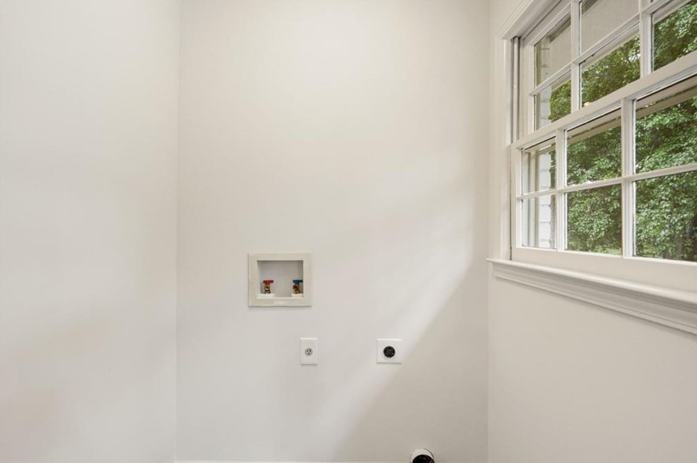 3050 Highland Dr, Smyrna GA  30080-3770 exterior