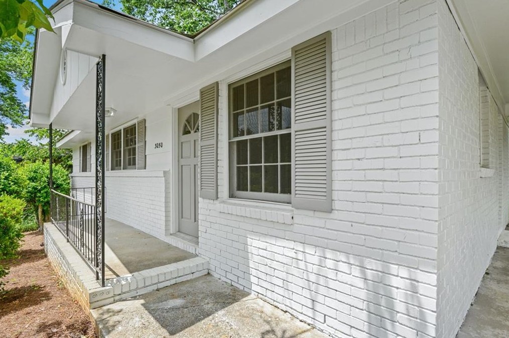 3050 Highland Dr, Smyrna GA  30080-3770 exterior