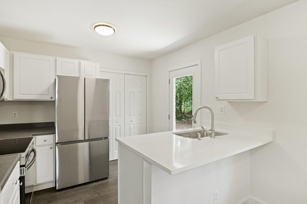 3050 Highland Dr, Smyrna GA  30080-3770 exterior