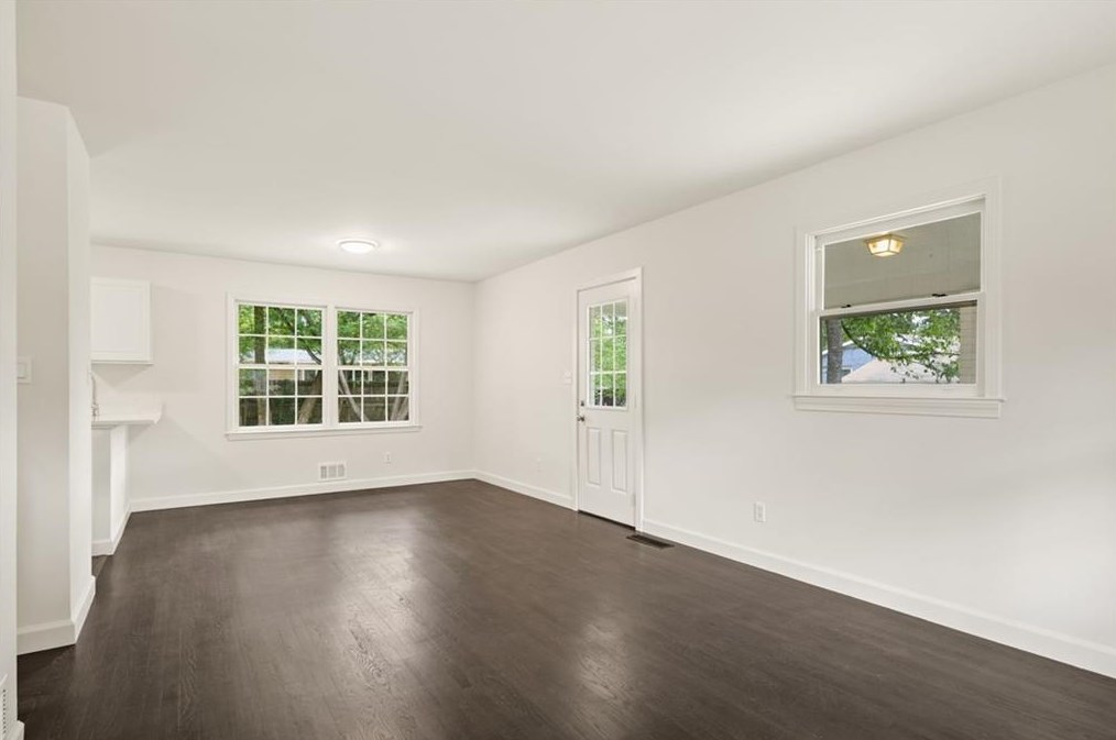 3050 Highland Dr, Smyrna GA  30080-3770 exterior