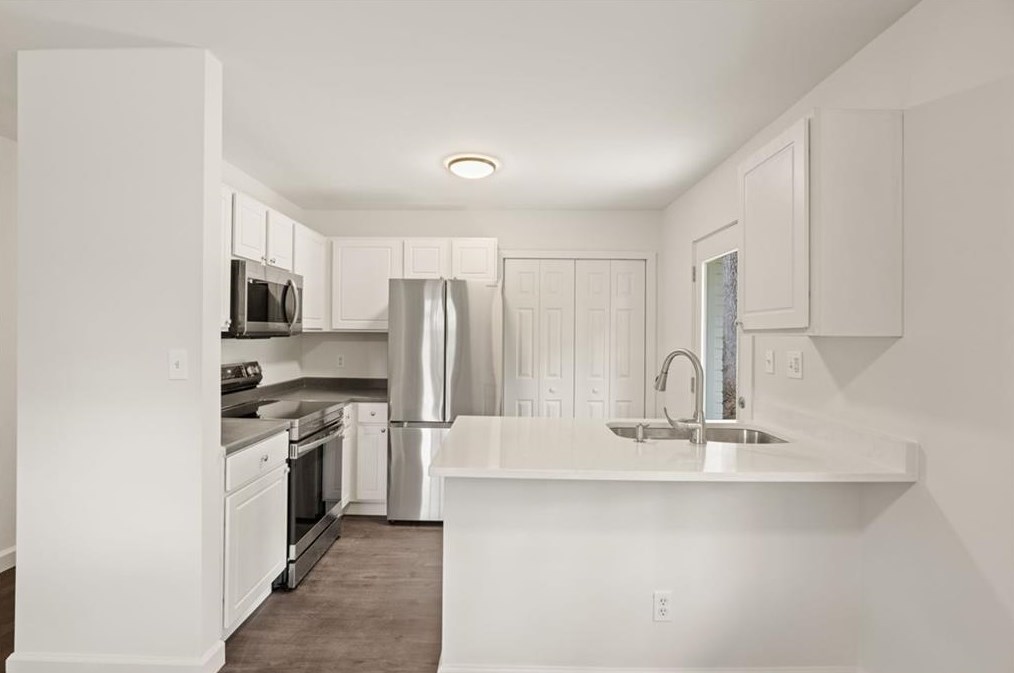 3050 Highland Dr, Smyrna GA  30080-3770 exterior