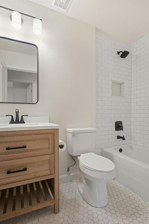 3050 Highland Dr, Smyrna GA  30080-3770 exterior