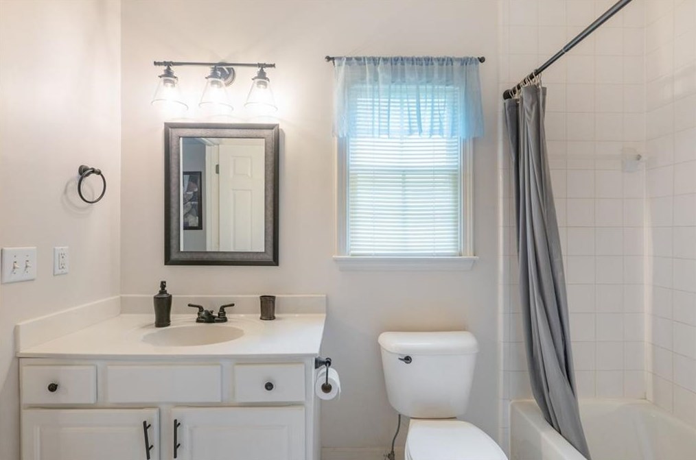 3338 Rose Rdg, Atlanta GA  30340-4074 exterior