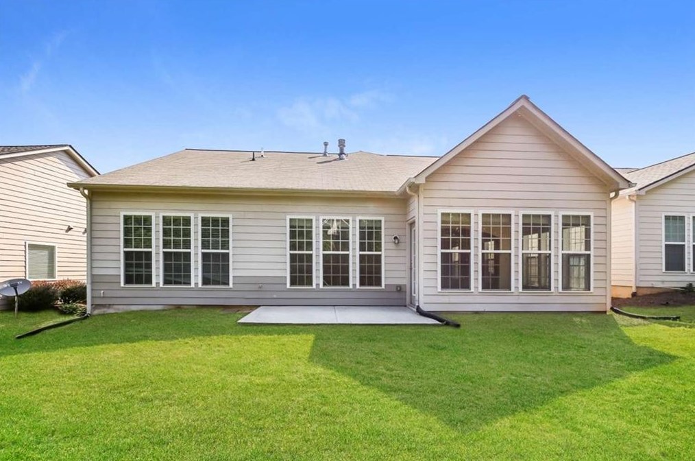 5986 Chimney Rock Dr, Hoschton GA  30548-4123 exterior