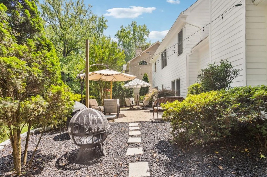 1161 Mclendon Dr, Decatur GA  30033-3918 exterior