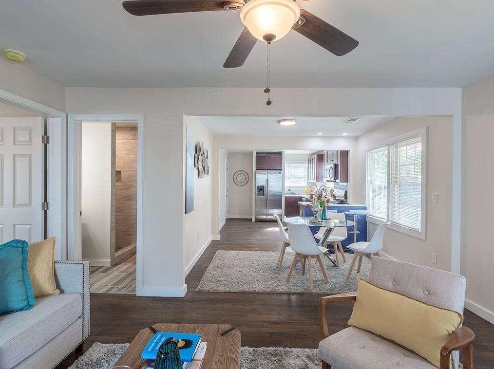 1873 Phillips Ave, Atlanta GA  30344-4654 exterior
