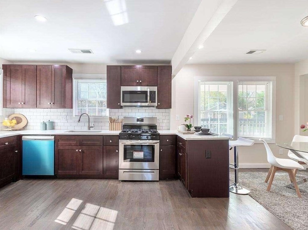1873 Phillips Ave, Atlanta GA  30344-4654 exterior