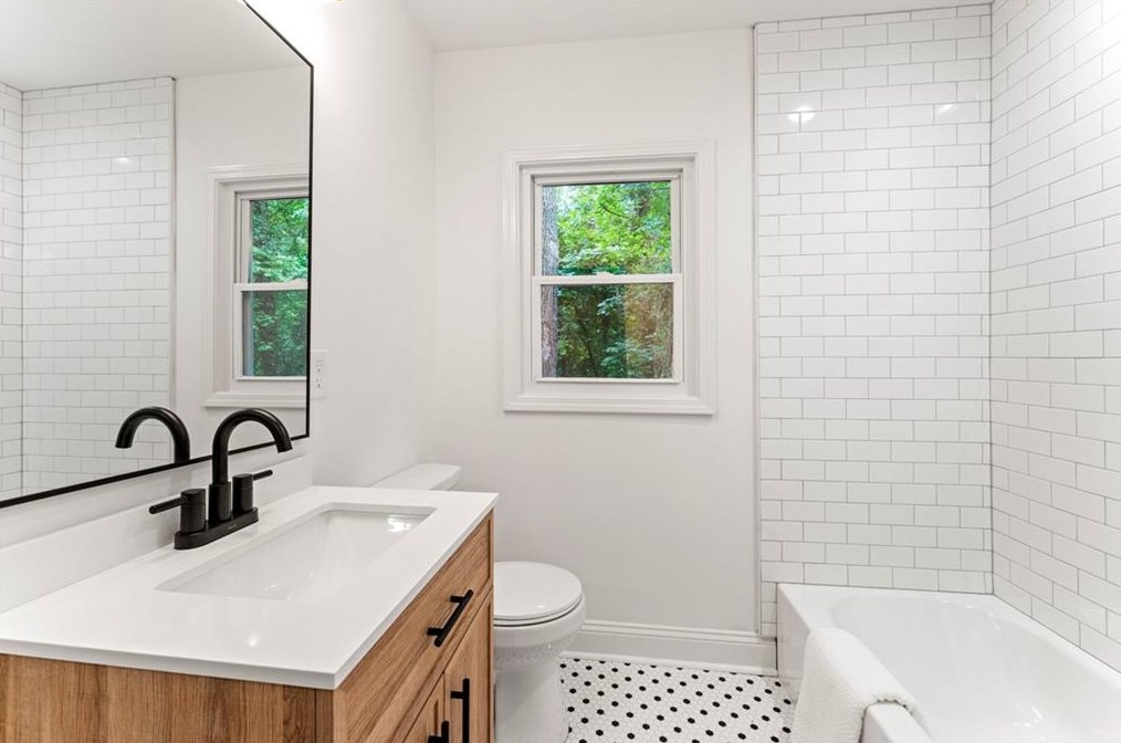 2222 Keheley Dr, Decatur GA  30032-5345 exterior