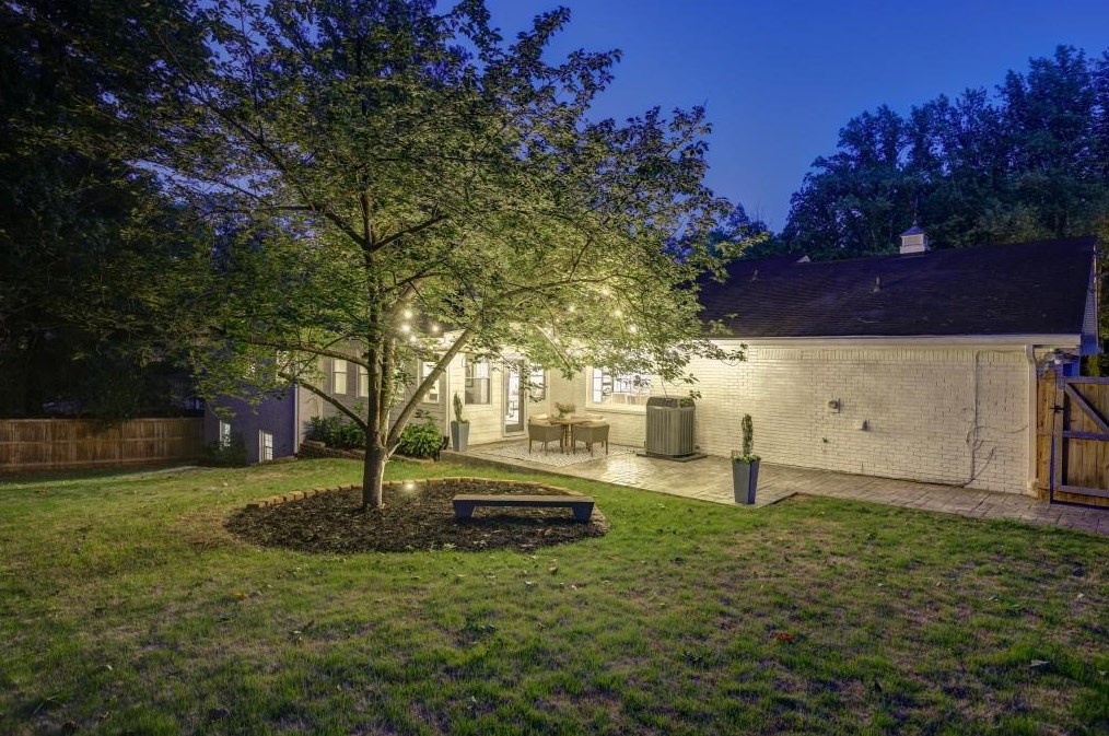 1486 Ragley Hall Rd, Atlanta GA  30319-2518 exterior