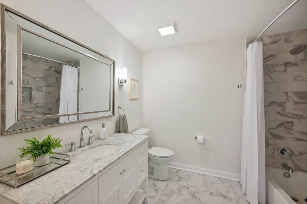 1486 Ragley Hall Rd, Atlanta GA  30319-2518 exterior