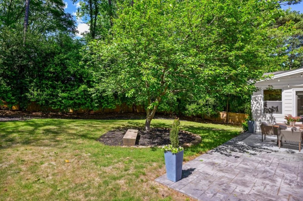 1486 Ragley Hall Rd, Atlanta GA  30319-2518 exterior