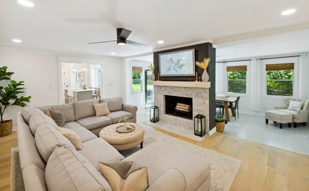 1486 Ragley Hall Rd, Atlanta GA  30319-2518 exterior