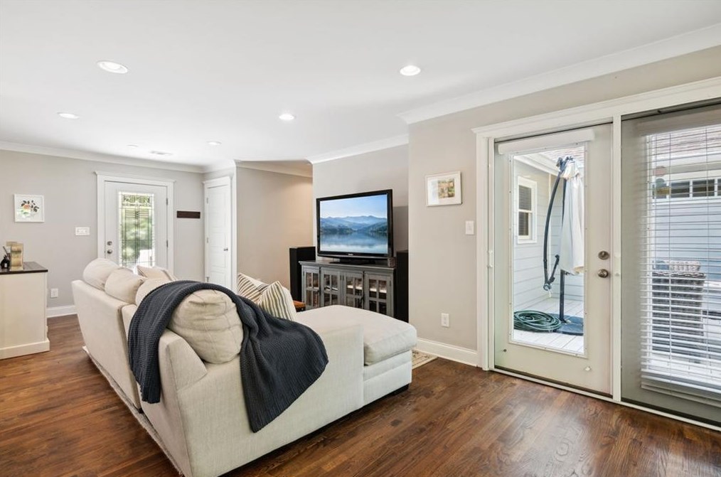 704 Medlock Rd, Decatur GA  30033-5513 exterior