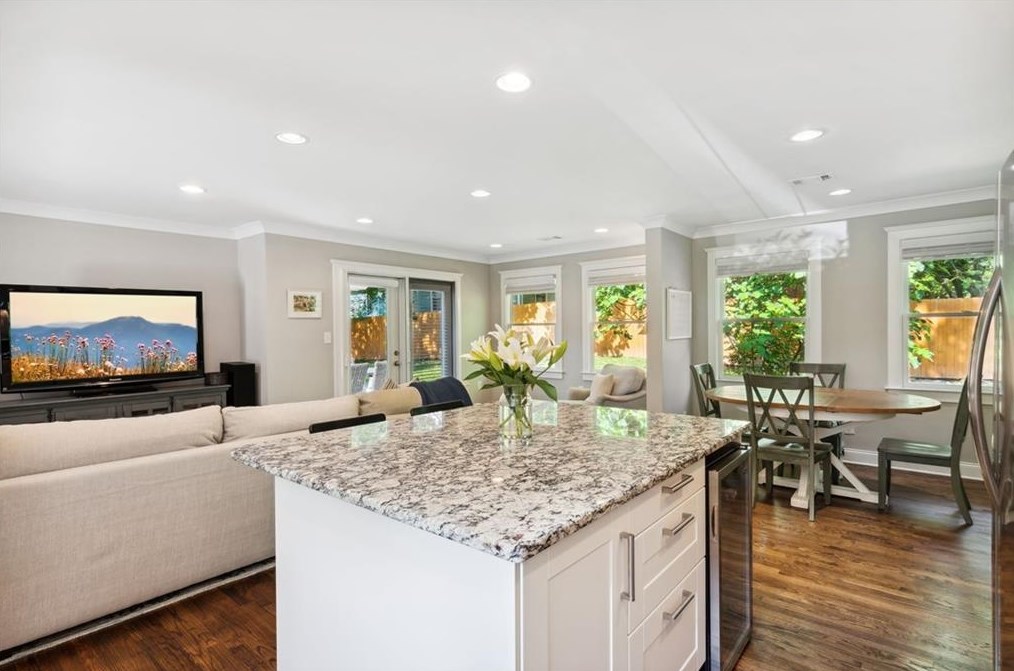 704 Medlock Rd, Decatur GA  30033-5513 exterior