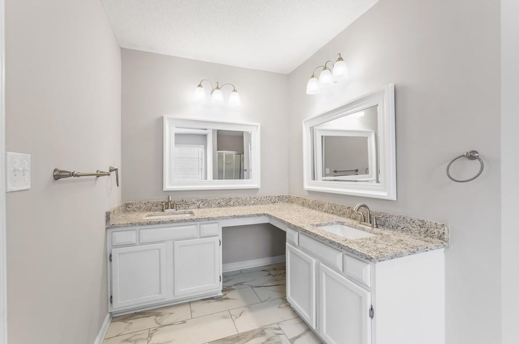 1045 Westwell Run, Alpharetta GA  30022-5893 exterior