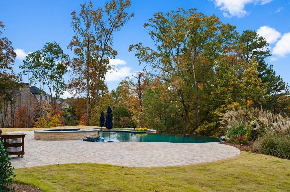 16038 Manor Club Dr, Alpharetta GA  30004-8848 exterior