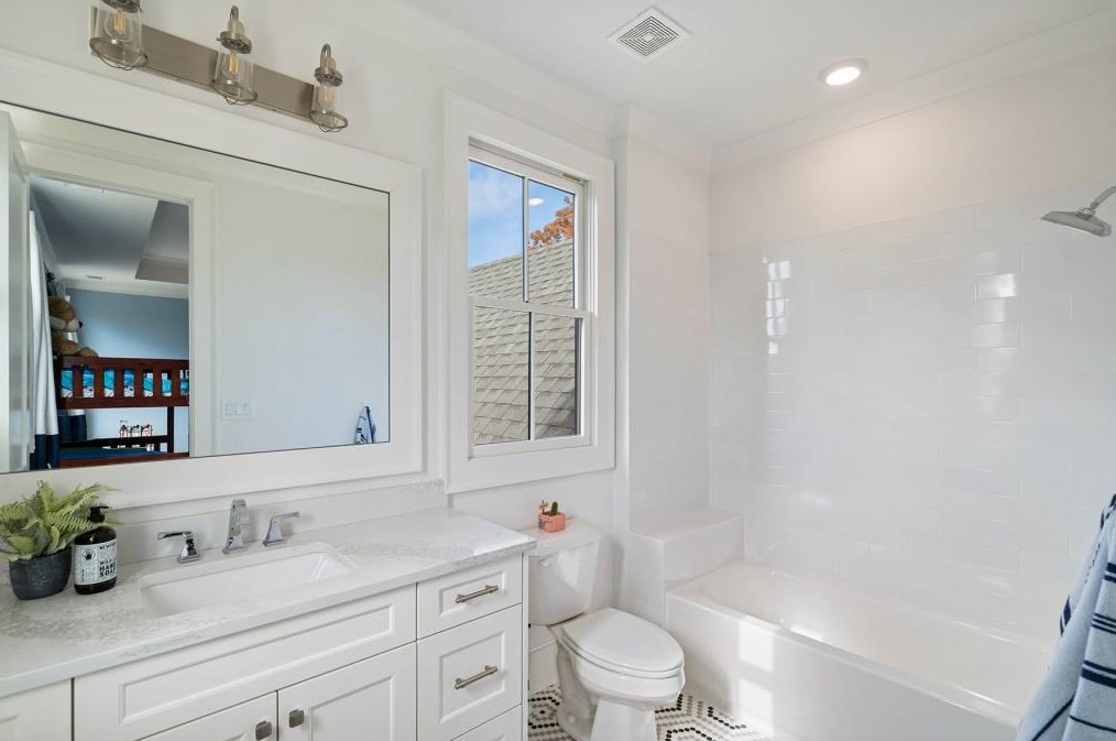 16038 Manor Club Dr, Alpharetta GA  30004-8848 exterior