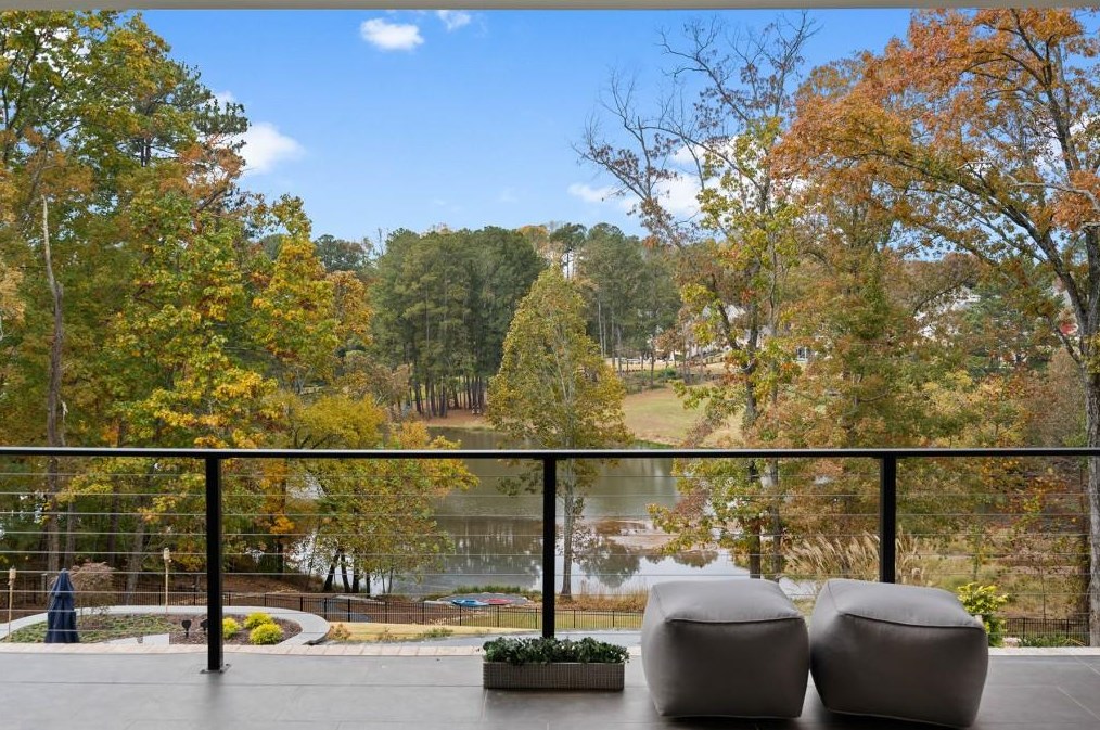 16038 Manor Club Dr, Alpharetta GA  30004-8848 exterior