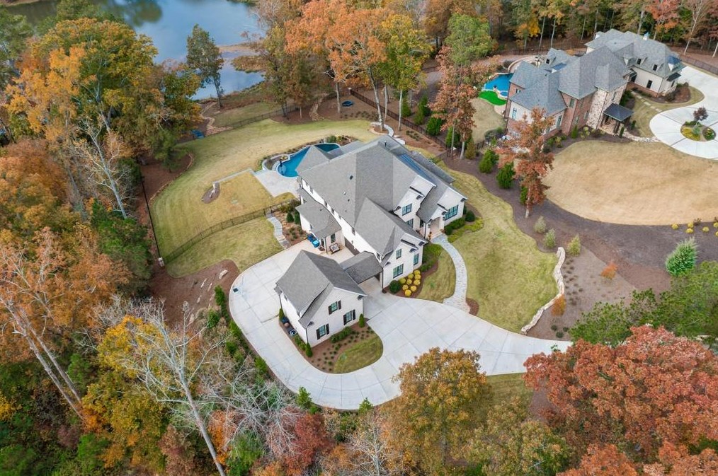 16038 Manor Club Dr, Alpharetta GA  30004-8848 exterior