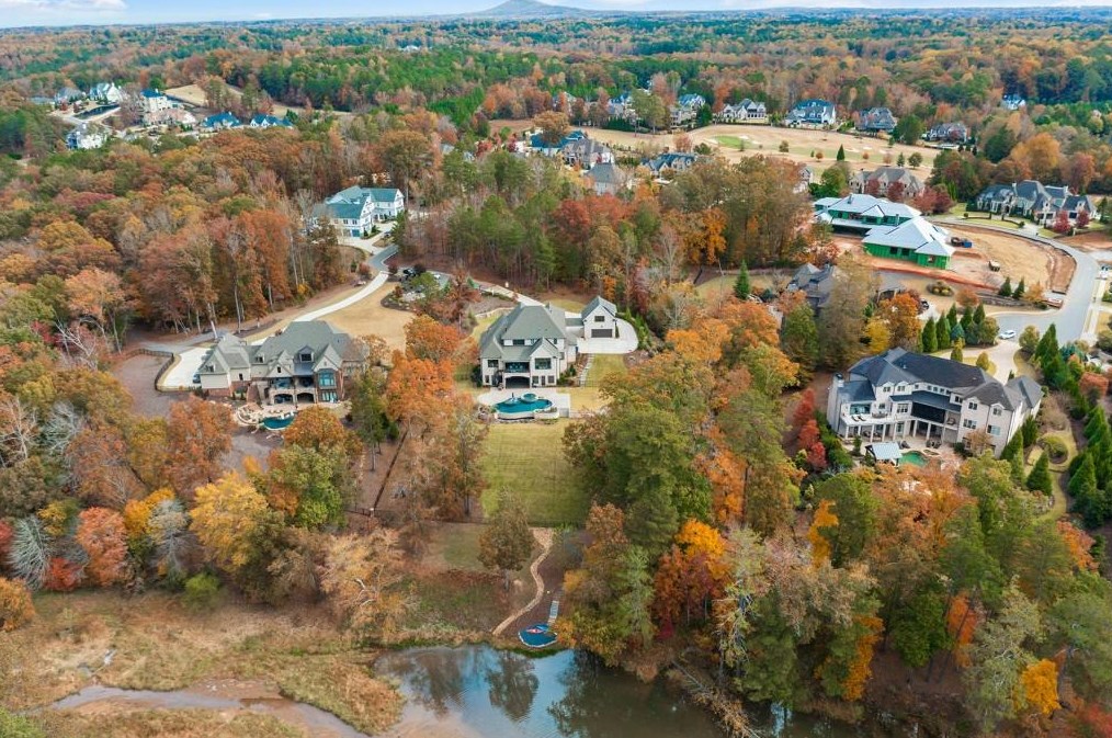 16038 Manor Club Dr, Alpharetta GA  30004-8848 exterior