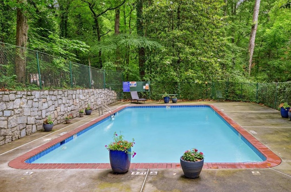 1111 Clairemont Ave, Decatur GA  30030-1255 exterior