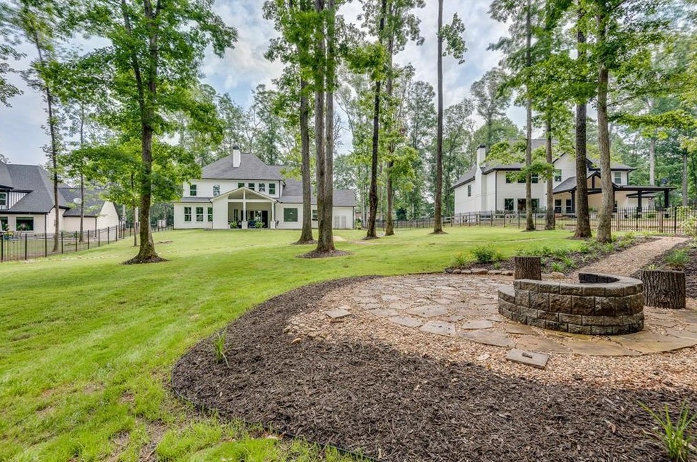 1071 Bailey Woods Rd, Dacula GA  30019-0012 exterior