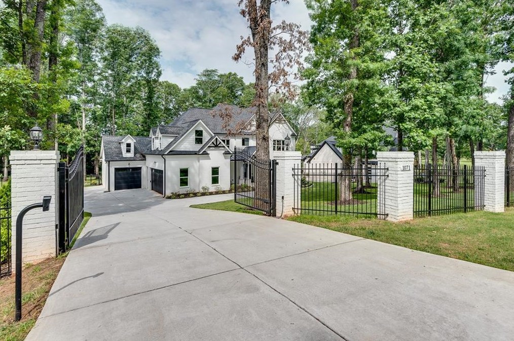 1071 Bailey Woods Rd, Dacula GA  30019-0012 exterior