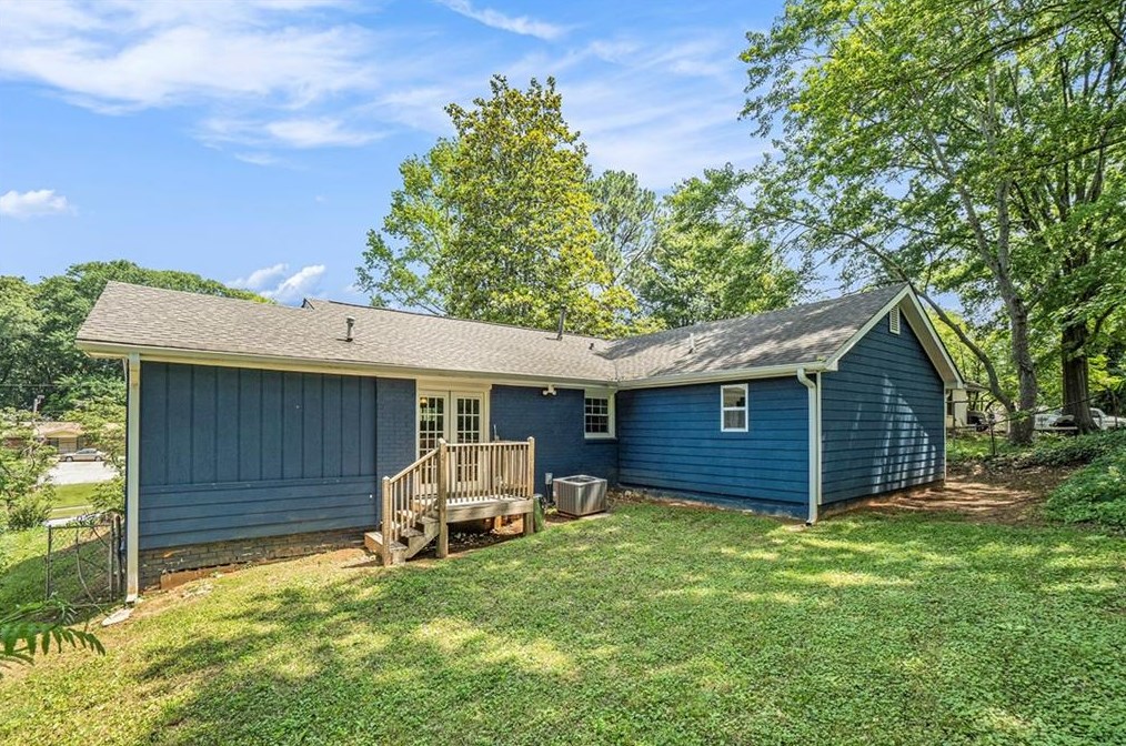 1996 Virginia Ave, Atlanta GA  30337-2539 exterior