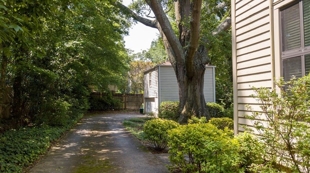 2411 Greylock Pl, Decatur GA  30030-1449 exterior