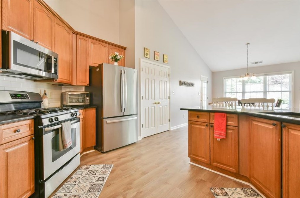 2480 Bittersweet Cir, Dacula GA  30019-6711 exterior