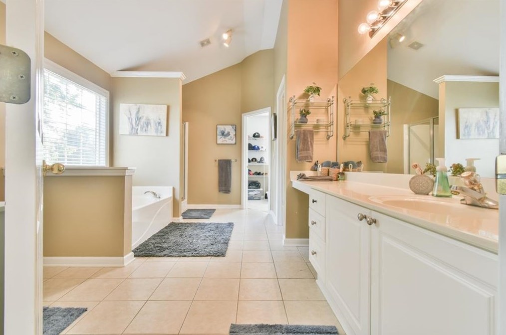 2480 Bittersweet Cir, Dacula GA  30019-6711 exterior
