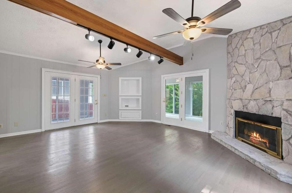 2984 Peek Rd, Atlanta GA  30318-6077 exterior