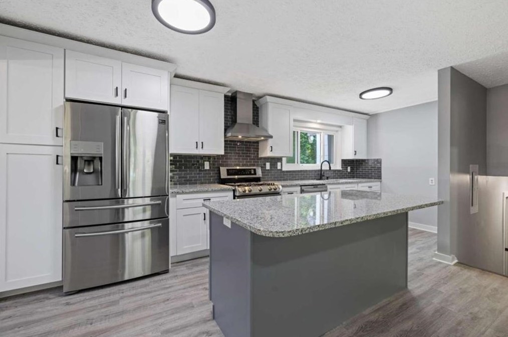 2984 Peek Rd, Atlanta GA  30318-6077 exterior