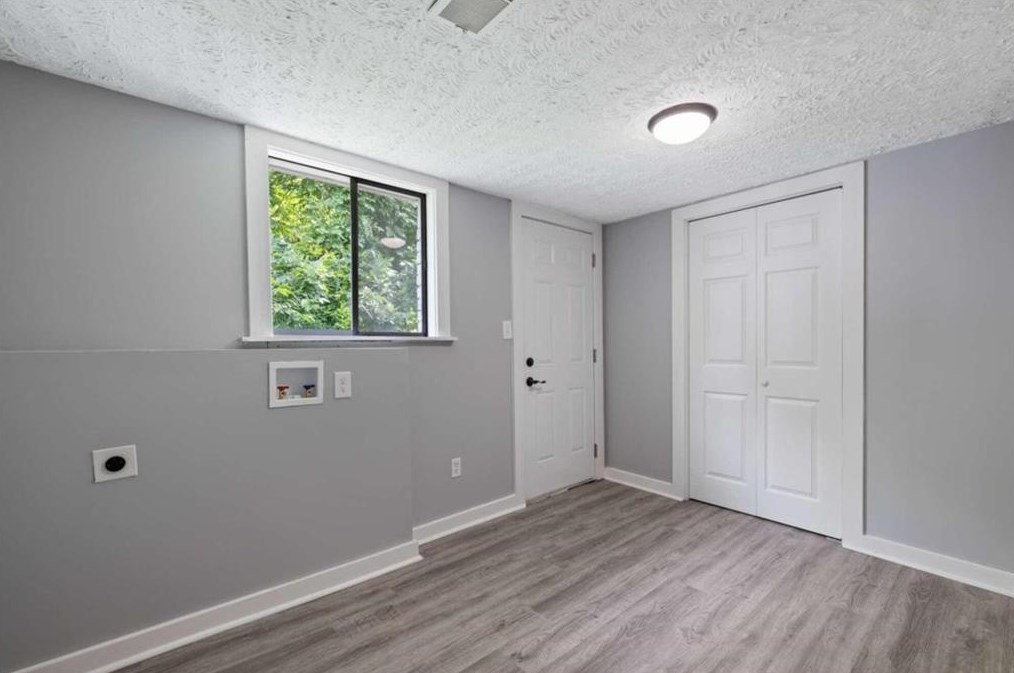 2984 Peek Rd, Atlanta GA  30318-6077 exterior