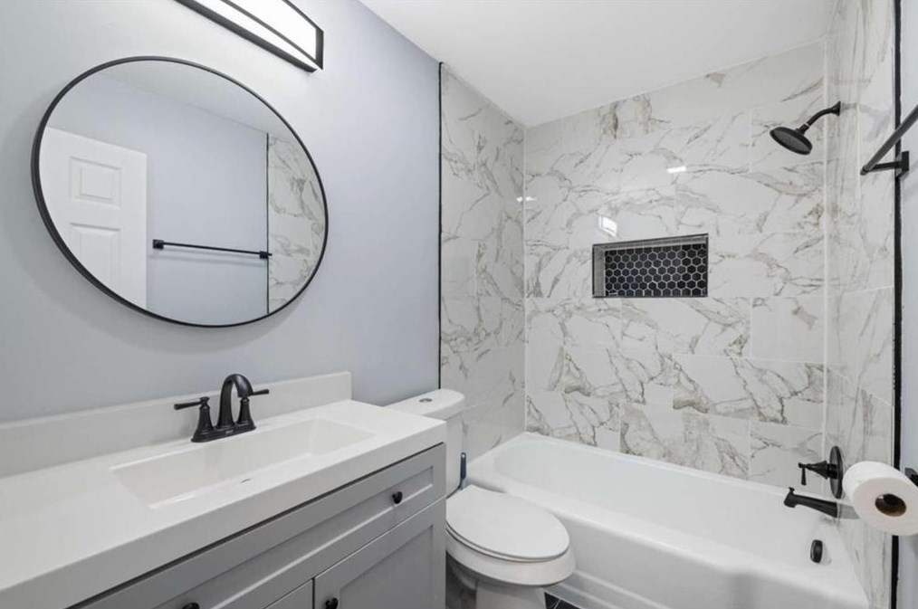 2984 Peek Rd, Atlanta GA  30318-6077 exterior