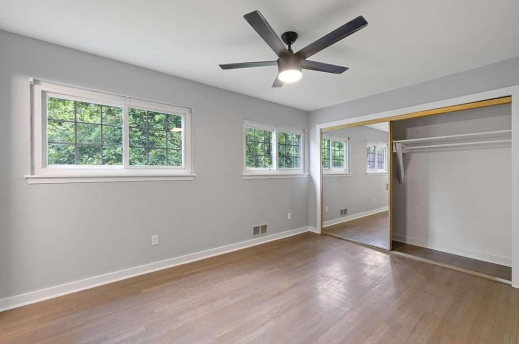 2984 Peek Rd, Atlanta GA  30318-6077 exterior