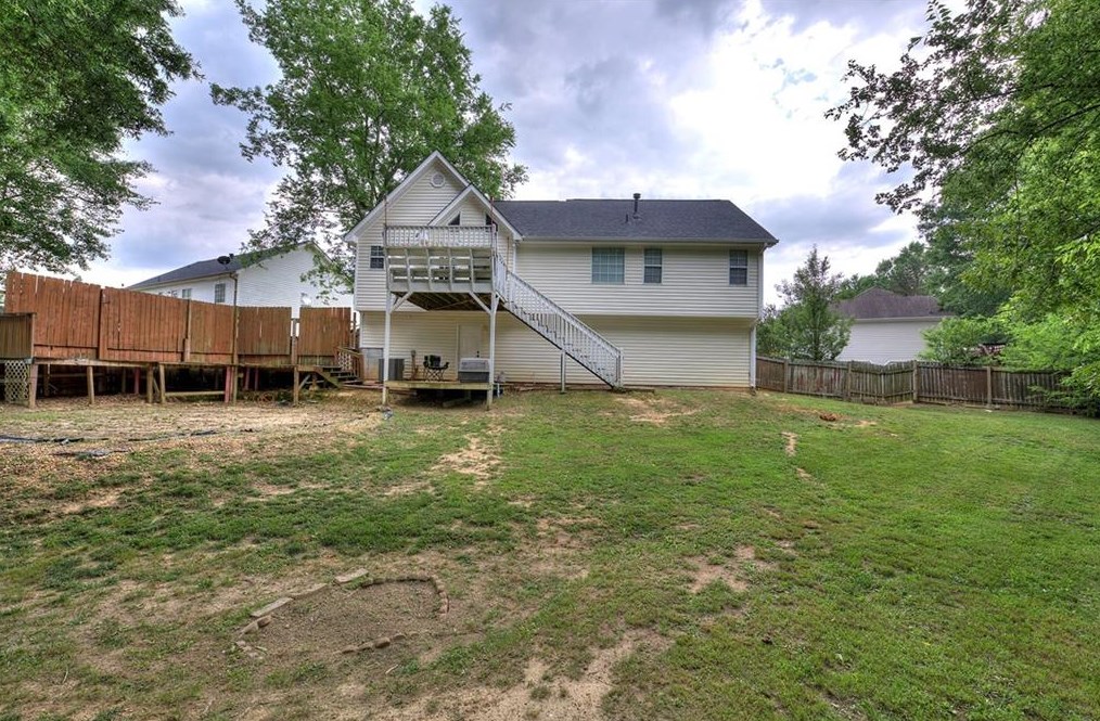 151 Twin Oaks Dr, Calhoun GA  30701-1720 exterior