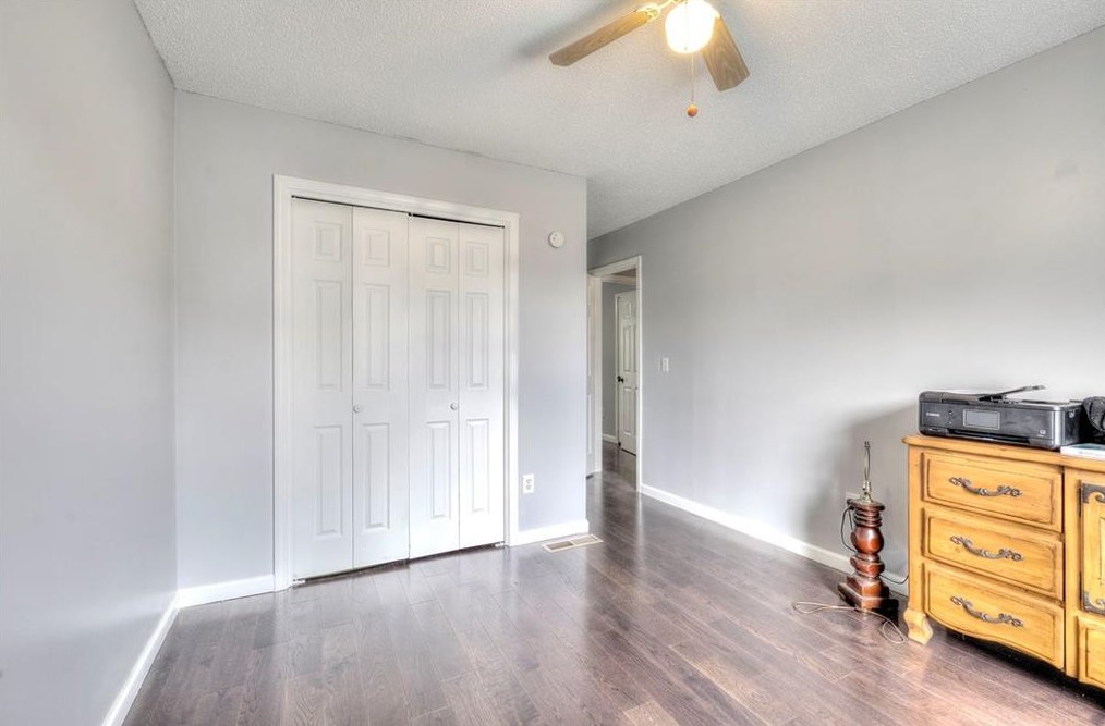 151 Twin Oaks Dr, Calhoun GA  30701-1720 exterior