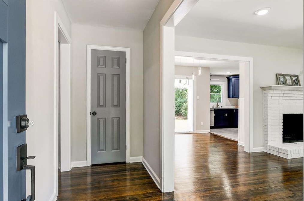 1391 Ruth Pl, Decatur GA  30035-1128 exterior