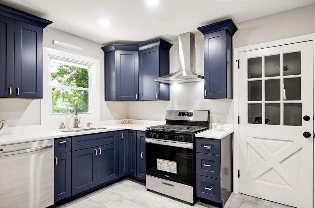 1391 Ruth Pl, Decatur GA  30035-1128 exterior