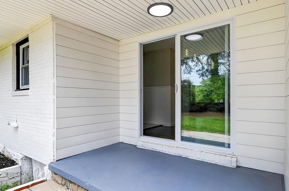 1391 Ruth Pl, Decatur GA  30035-1128 exterior